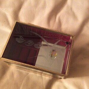 Glass jewelry box